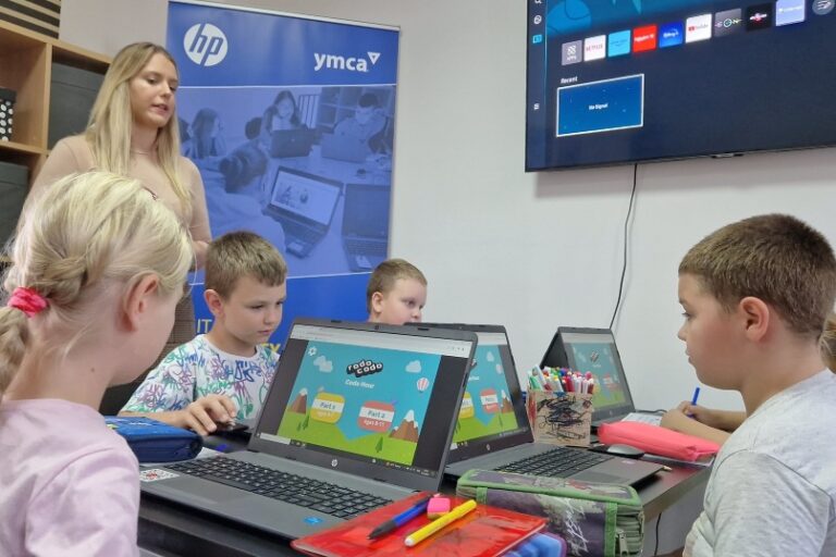 Digital Community Hub serbia