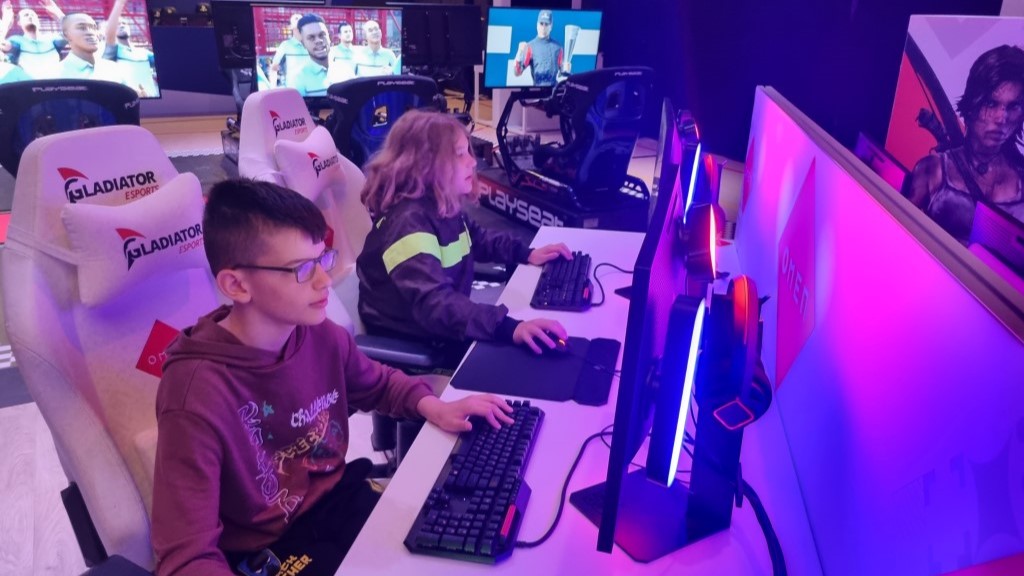 YMCA – HP Netherland 1 (Medium)